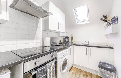 Forest Fields Apartment | Modern 3 Bed Apartment | City Center, FREE PARKING