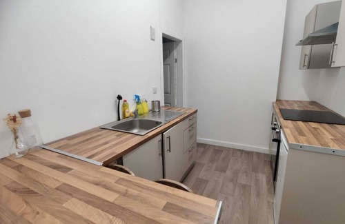 Bury House | Modern 3-Bed Apartment