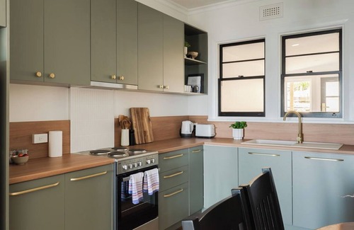 Burnie House | Modern 3-Bed Coastal Escape
