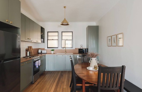 Burnie House | Modern 3-Bed Coastal Escape