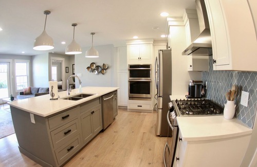 Terre Haute House | Modern 3-bed farmhouse AC, Wifi