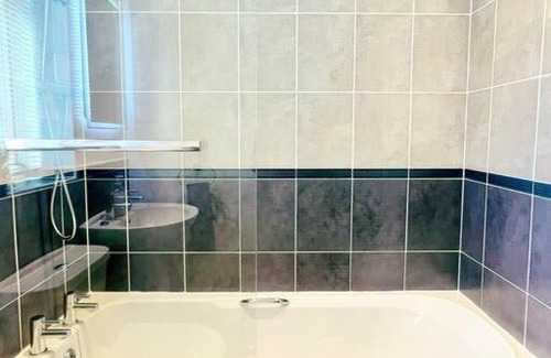Chesterfield Apartment | Modern 3 bed home, Chesterfield
