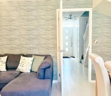 Chesterfield Apartment | Modern 3 bed home, Chesterfield