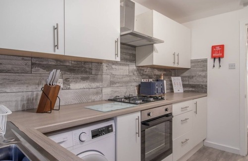 East Kilbride House | Modern 3 Bed House East Kilbride. Close to Motorway