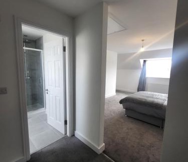 Rotherham House | Modern 3-Bed House in Rotherham, WiFi, Garden & Free Parking