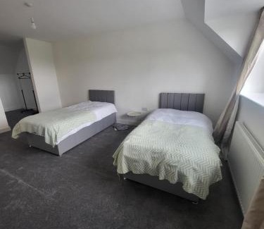 Rotherham House | Modern 3-Bed House in Rotherham, WiFi, Garden & Free Parking