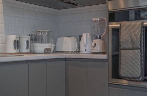 Northumberland Park House | Modern 3 bed house Tottenham Free Parking/WIFI