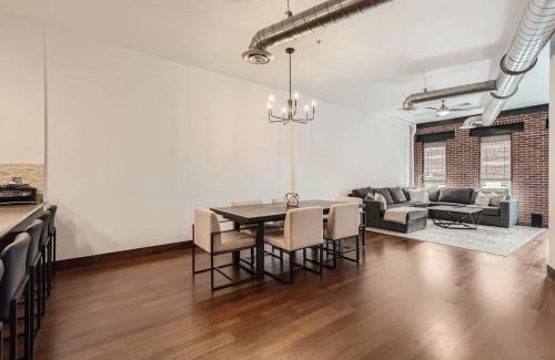 Ballpark Apartment | Modern 3 Bed Loft in the Heart of Lodo