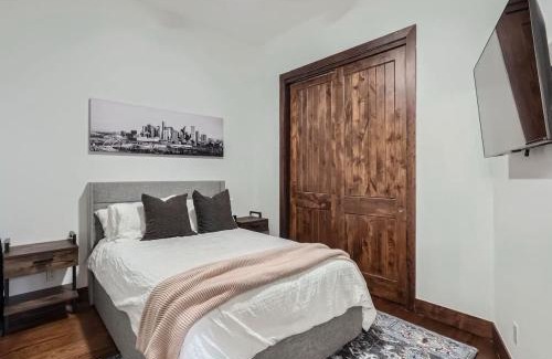 Ballpark Apartment | Modern 3 Bed Loft in the Heart of Lodo