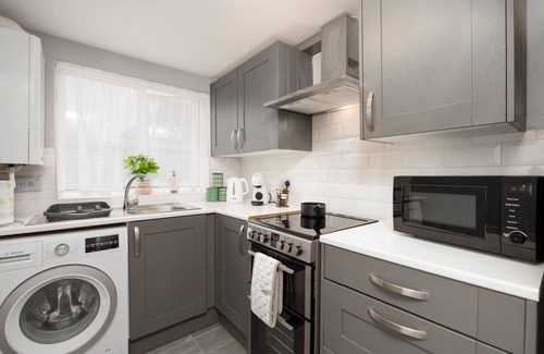 Warmsworth House | Modern 3 bed minutes from the A1