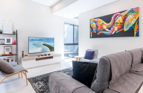 Ryde House | Modern 3-Bed Townhouse with Alfresco Dining & BBQ