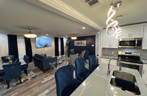 Kenner - Louis Armstrong International Airport House | Modern 3 bedrm 5 mins 2 airport free parking wi-fi