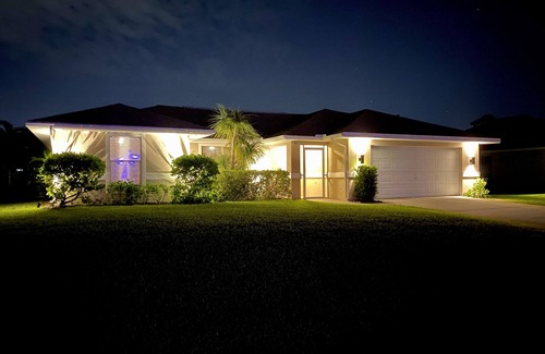 San Carlos Park House | Modern 3 bedroom, 2 bath getaway with HEATED private pool and jacuzzi