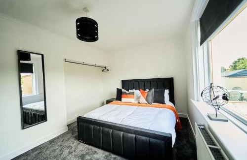 Millerhill Apartment | Modern 3 Bedroom Apartment