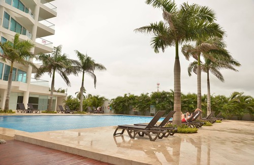 Cartagena District Apartment | Modern 3 Bedroom Apartment With Sea-beach View