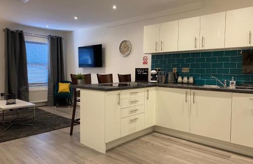 Kirkdale Apartment | Modern 3 bedroom apartment close to the city centre