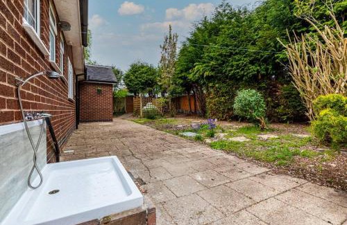 Newbold Coleorton Apartment | Modern 3 Bedroom Bungalow with Style & Comfort in Leicestershire