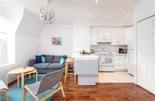 Shaughnessy Village Condo | Modern 3-bedroom condo in downtown Montreal – Walk to shops & attractions!