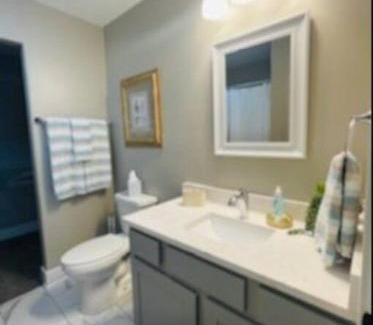 Bettendorf Apartment | Modern 3-bedroom condo with gas fireplace