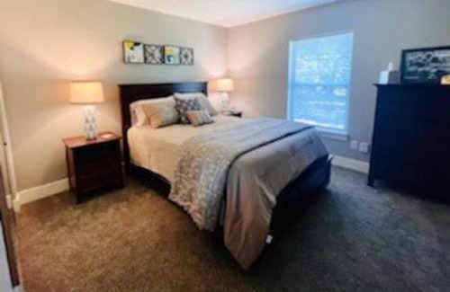Bettendorf Apartment | Modern 3-bedroom condo with gas fireplace