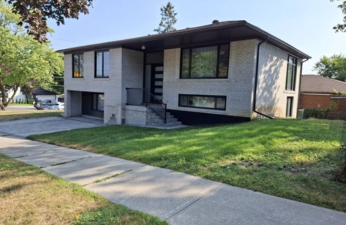 Newtonbrook House | Modern 3-Bedroom Escape + Free Parking