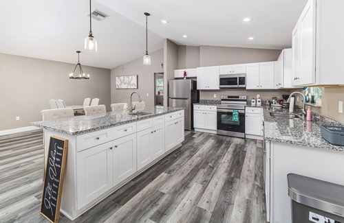 Lakeland House | Modern 3-Bedroom Family Retreat w/Pool in South Lakeland