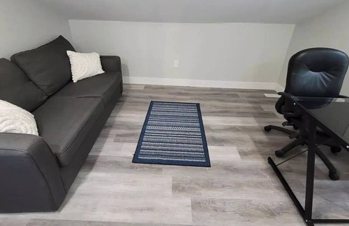 Plattsville House | Modern 3 Bedroom Getaway With Pool
