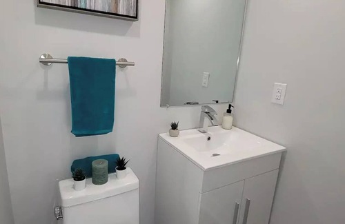 Plattsville House | Modern 3 Bedroom Getaway With Pool