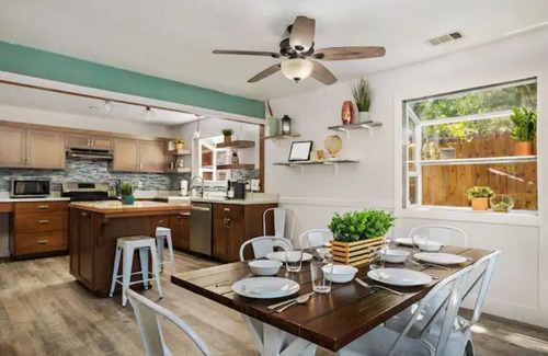 Atascadero House | Modern 3 Bedroom Home Spacious Front Porch
