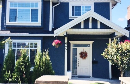 Fraserview House | Modern 3-bedroom home in Vancouver Central Near Airport