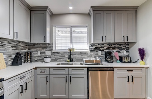 Edgebrook House | Modern 3 bedroom home with Hot tub and great outdoor ambiance!