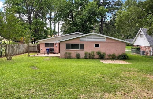 Shreveport House | Modern 3-bedroom house in charming Shreveport with AC