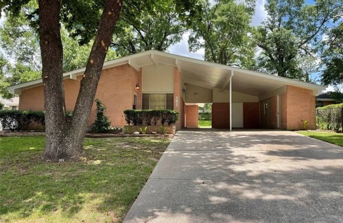 Shreveport House | Modern 3-bedroom house in charming Shreveport with AC