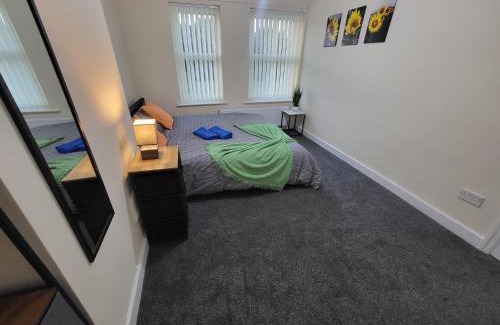 Sheffield Apartment | Modern 3-Bedroom House w Private Parking
