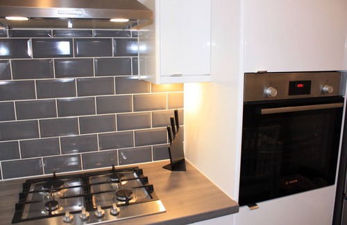 Hounslow South House | Modern 3 Bedroom House with Garden and free Onsite Parking for 2 Cars
