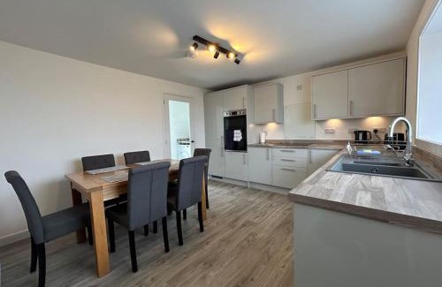 Shetland Islands House | Modern 3 bedroom house, Mossbank