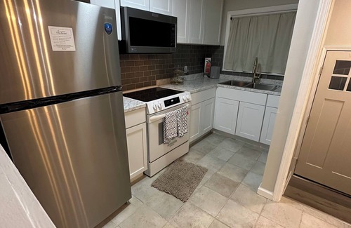 Detroit House | Modern 3-bedroom house with WiFi and AC in North Rosedale Park