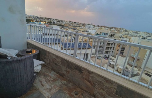 Msida Apartment | Modern 3 bedroom penthouse with Rooftop views