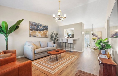 Westfield House | Modern 3 bedroom ranch located minutes from Grand Park!