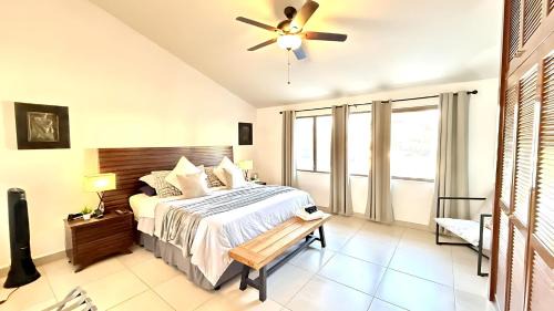 San Antonio Tlayacapan House | Modern 3-Bedroom Retreat in Ajijic - Walk To Everything- 1 Night Rates Available