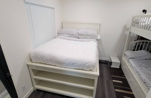 Discovery Bay House | Modern 3-bedroom townhome with waterfront in charming Discovery Bay