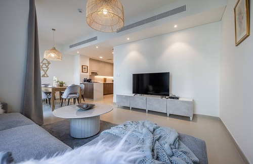 Dubai Ski Chalet | Modern 3-Bedroom Villa with Garden | Tilal Al Ghaf | Family-Friendly/B245