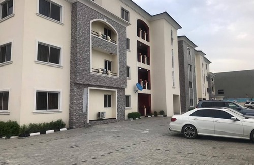 Ofin Apartment | Modern 3 bedrooms Victoria Island Serviced Apartment with Pool