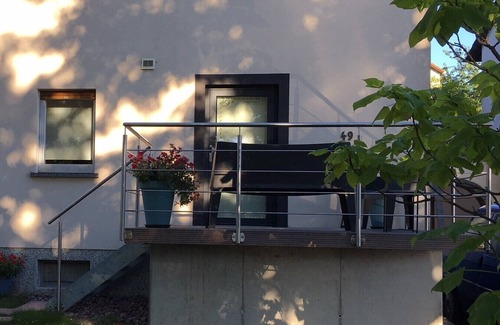 Goldbach Apartment | Modern 3-room apartment, up to 6 persons, garden, WLAN, conveniently located A3