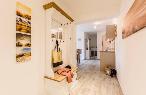 Zingst Apartment | Modern 3-room apartment directly behind the Baltic Sea dyke - Logierhaus Friedrich