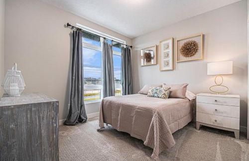 Omaha Apartment | Modern 3-Story Townhome