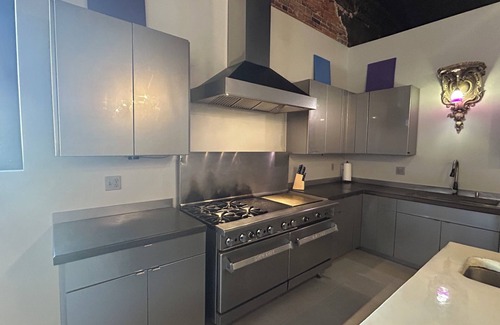 Fort Scott Apartment | Modern 3000sf 4-bedroom loft in historic Downtown Fort Scott
