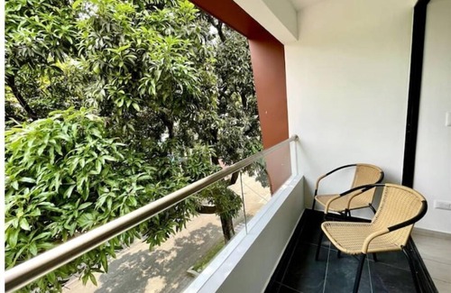 Cali Condo | Modern 301 apartment w/AC + Parking