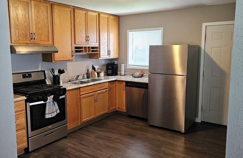 Champaign House | Modern 3BD/2BA near U of I with a large master suite!