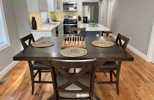 Providence Apartment | Modern 3bd/2bath, close to downtown Providence. Our hope on Manhattan!